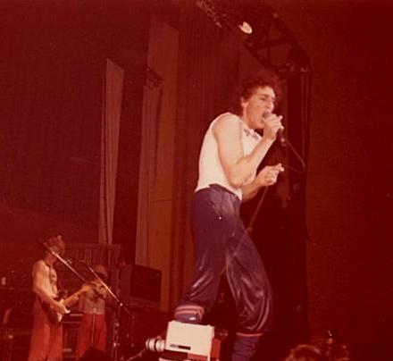 BeBopDeluxeTheTubes1976-04-24CalderoneTheaterHEMPsteadNY (13).jpg